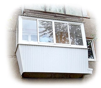 Остекление балкона со сдвигом перил парапета в сторону
