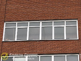 Фото остекления №20: Теплое пластиковое остекление балкона в кирпичном доме